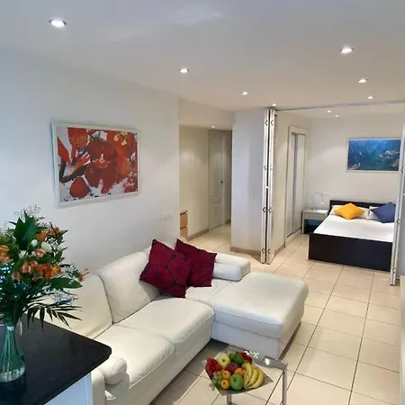 Central 2 Bed In La Nogalera Apartment