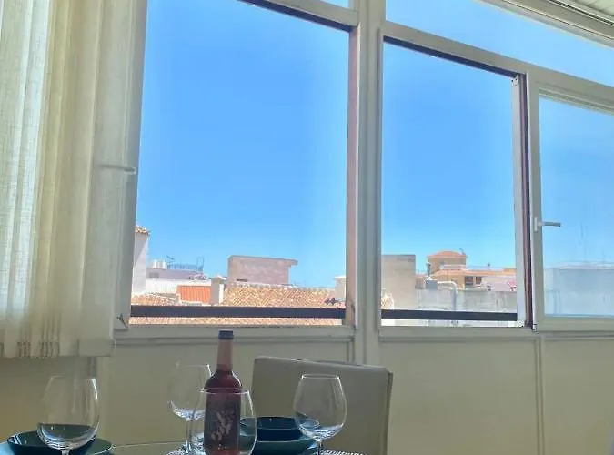 Lägenhet Central 2 Bed In La Nogalera Torremolinos